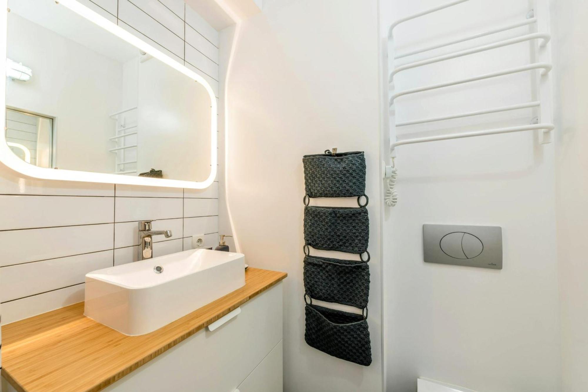 Skylight Room! Lucan Exterior photo